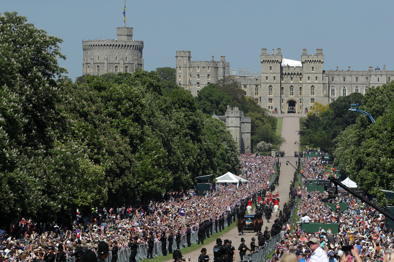 Illustration for article titled Standing in the Shadow of the Monarchy at the Royal Wedding